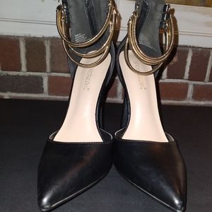 Yoselyn Black/Metallic strap stiletto heels